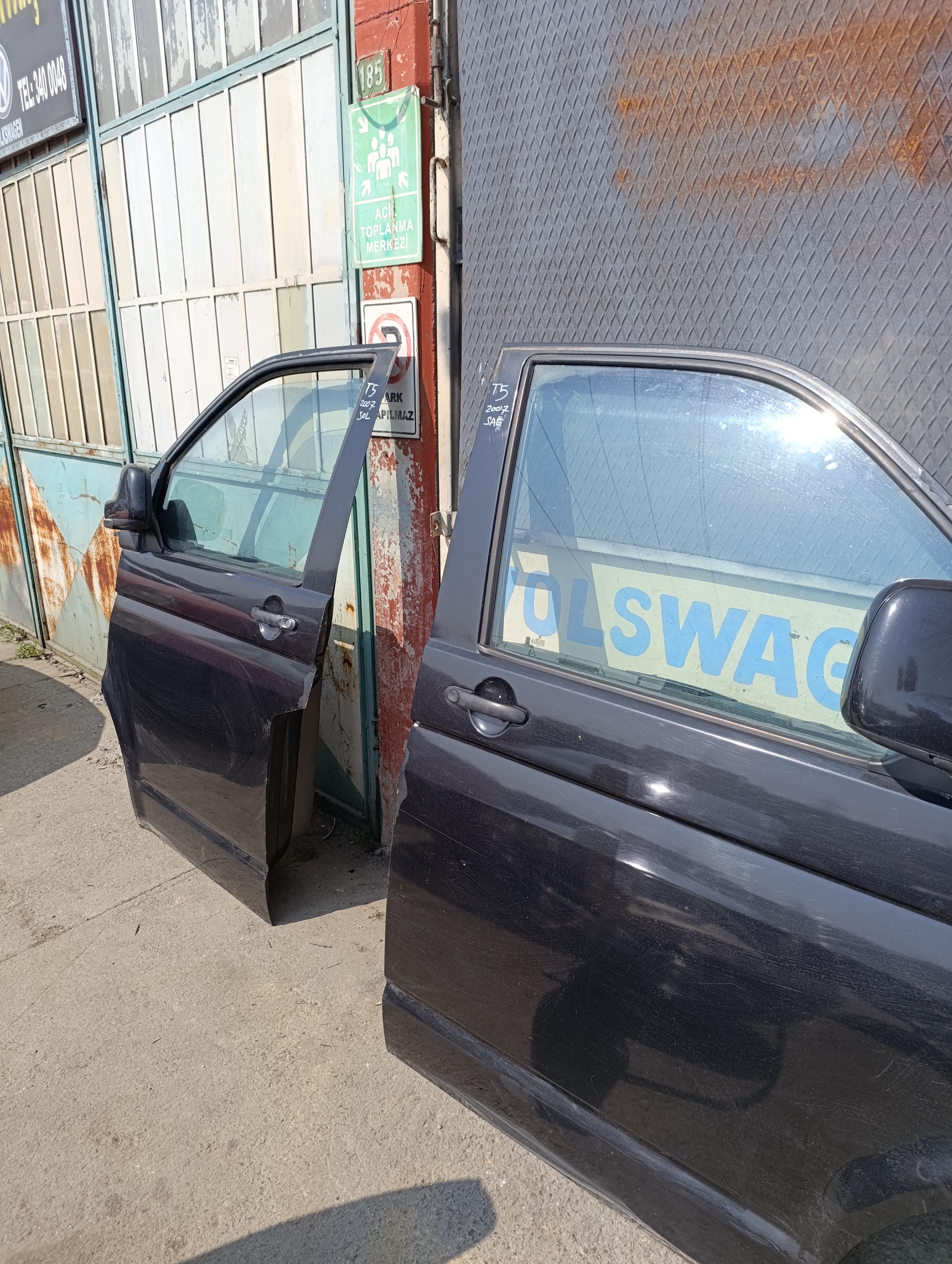 Volkswagen Transporter T5 sağ ön kapı 